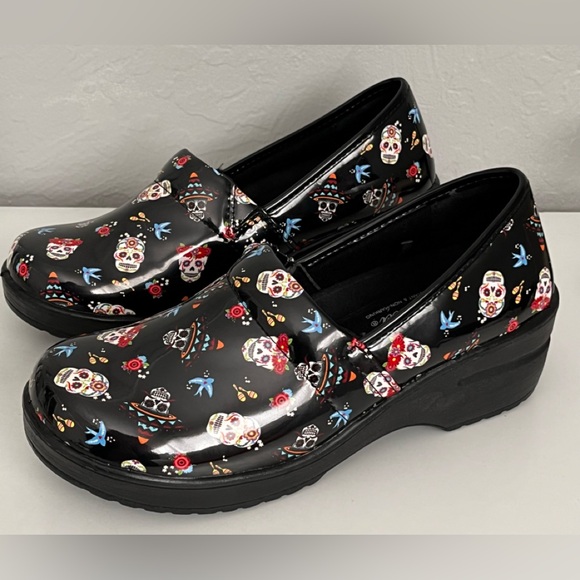 easy street Shoes - Easy Street Clogs Women’s Size US 9M Slip Resistant Work Shoes Sugar Skull